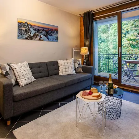 Le Paradis 15 - Year