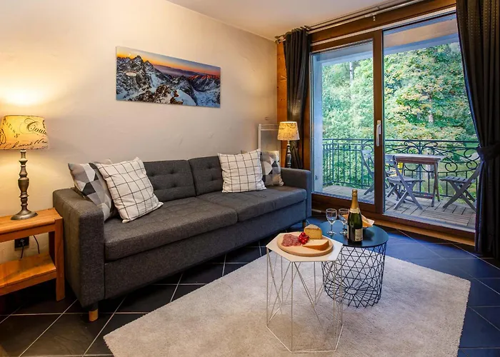 Le Paradis 15 - Year